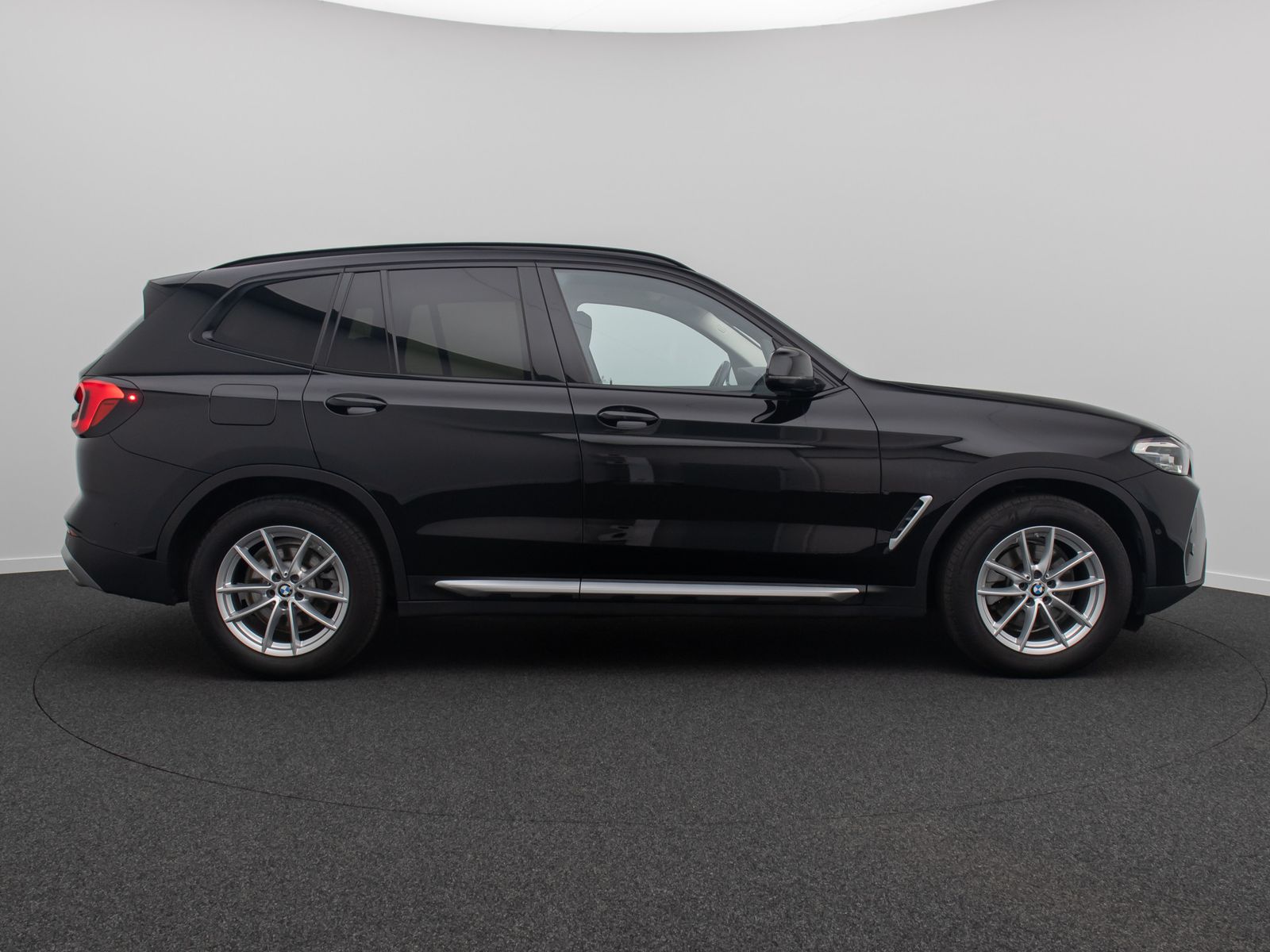 Fahrzeugabbildung BMW X3 xD20d Komfort Kamera HUD DAB Sport HiFi AHK