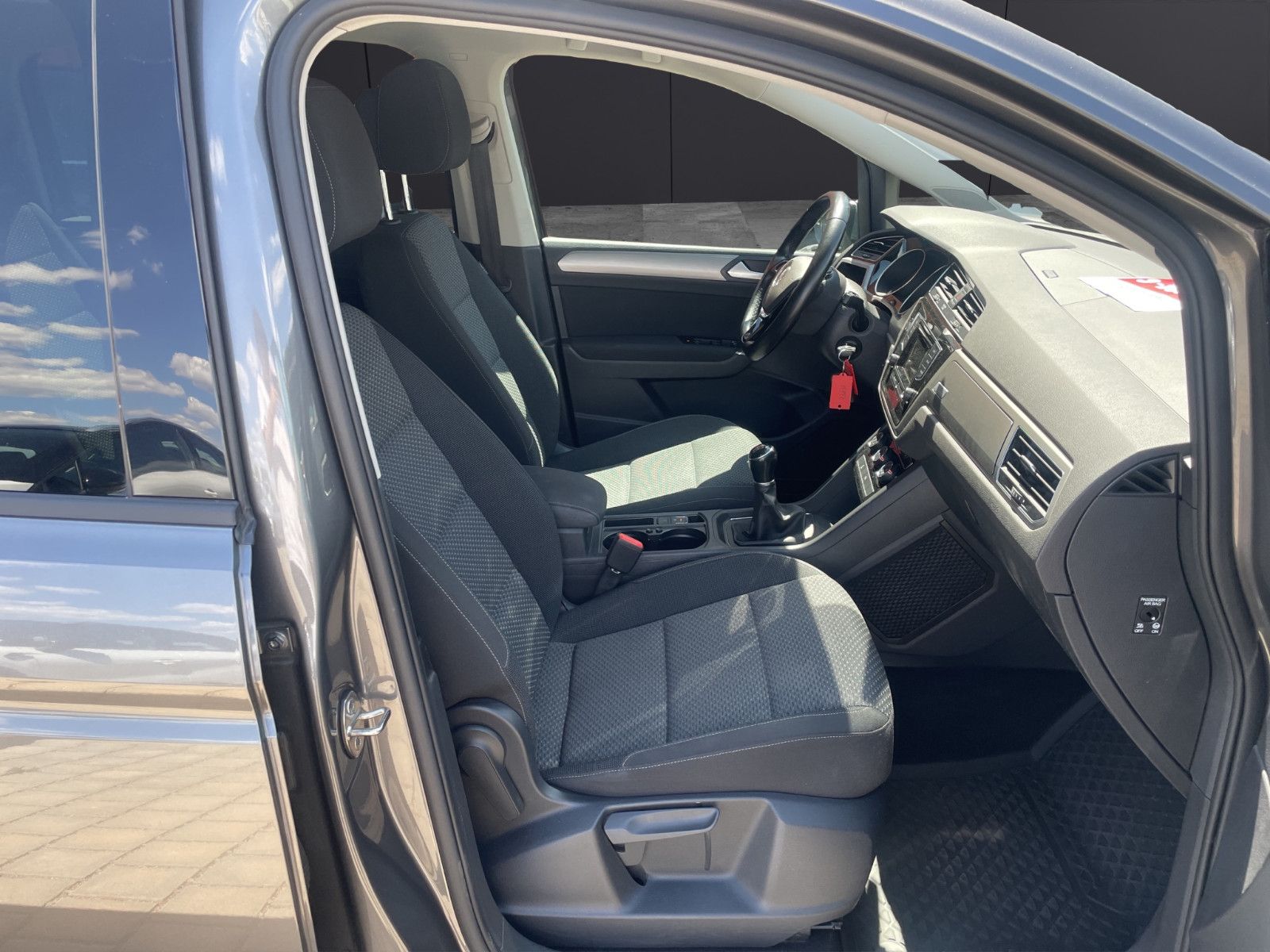 Fahrzeugabbildung Volkswagen Touran Comfortline AHK*Shzg*Tempo*Nebel