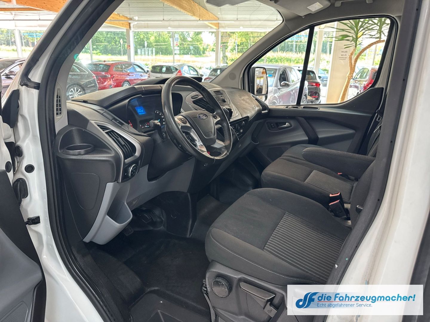 Fahrzeugabbildung Ford Transit Custom Kasten 290 L1 Trend Berganfahra