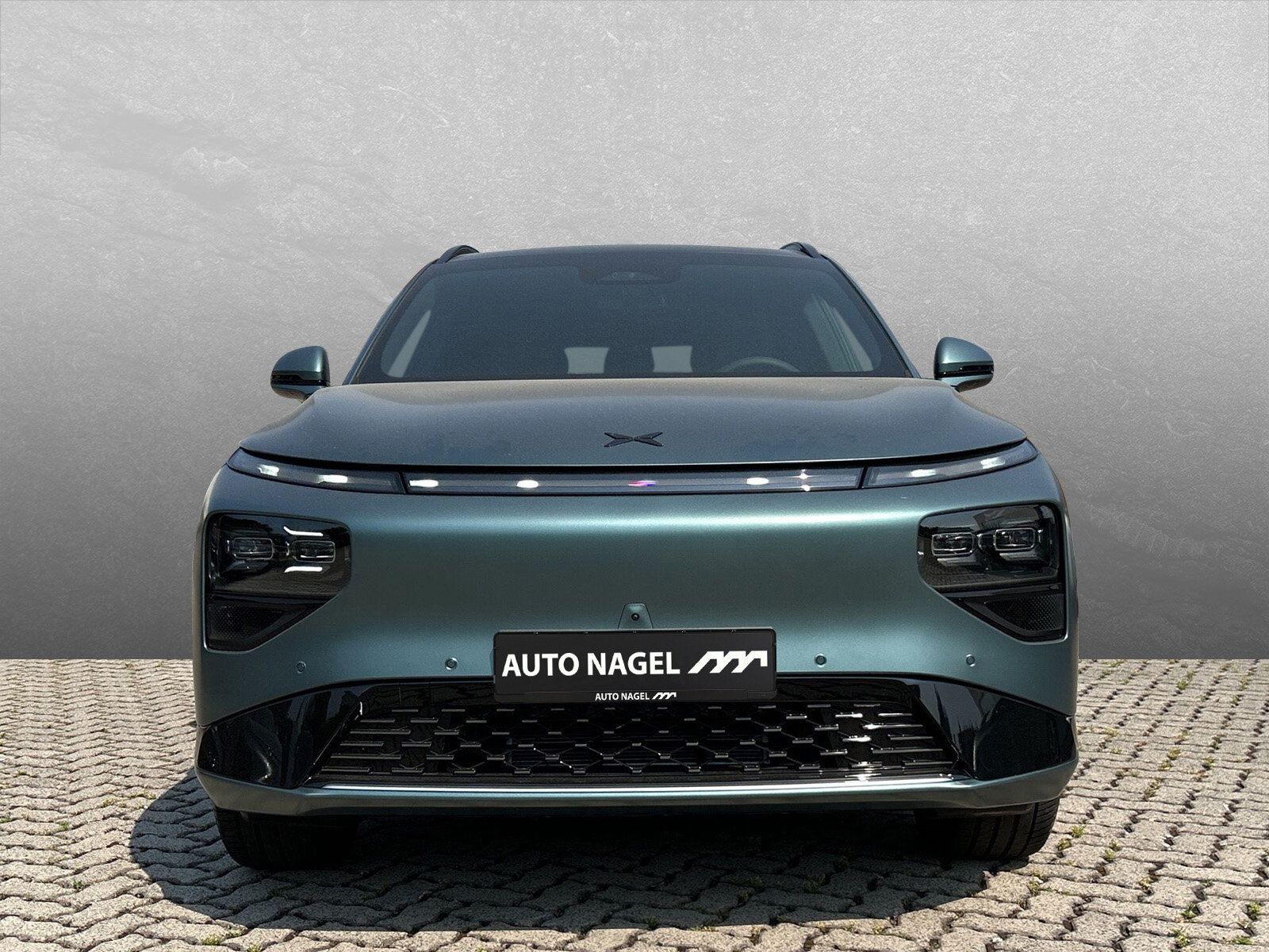 XPENG G9