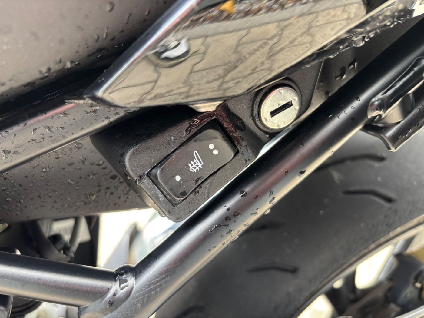 Fahrzeugabbildung BMW R 1250 RS Style Triple Black 3 Pakete Notruf
