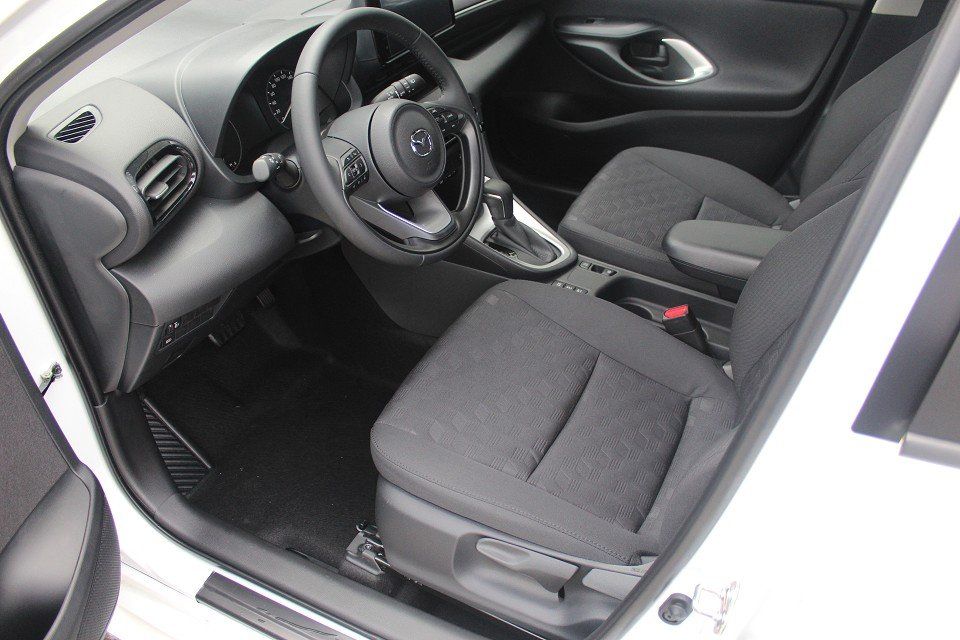 Fahrzeugabbildung Mazda 2 Hybrid Centre-Line 1.5L VVT-i 116 PS CVT ACAA
