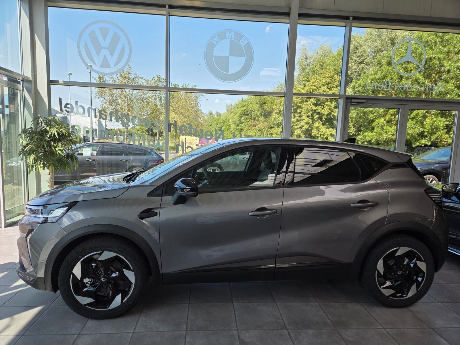 Fahrzeugabbildung Renault Captur Full Hybrid E-Tech 160 Esprit Alpine