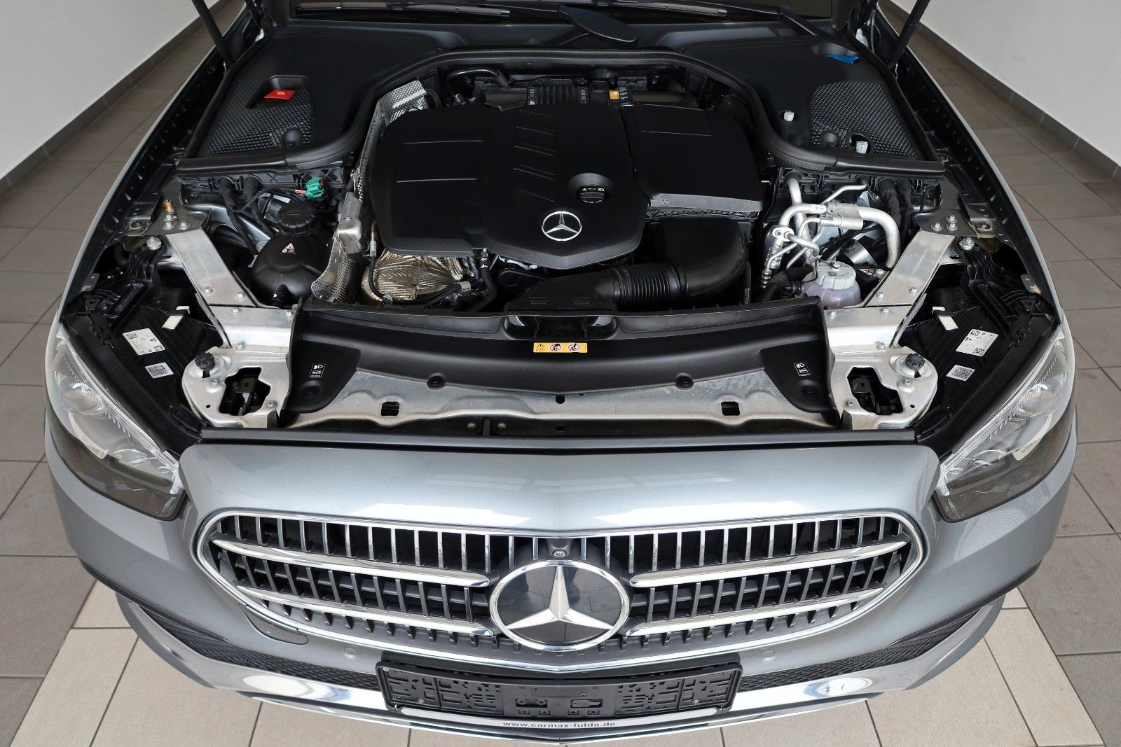 Fahrzeugabbildung Mercedes-Benz E 300de 4M T Avantgarde Leder,Navi,LED,PanoDach
