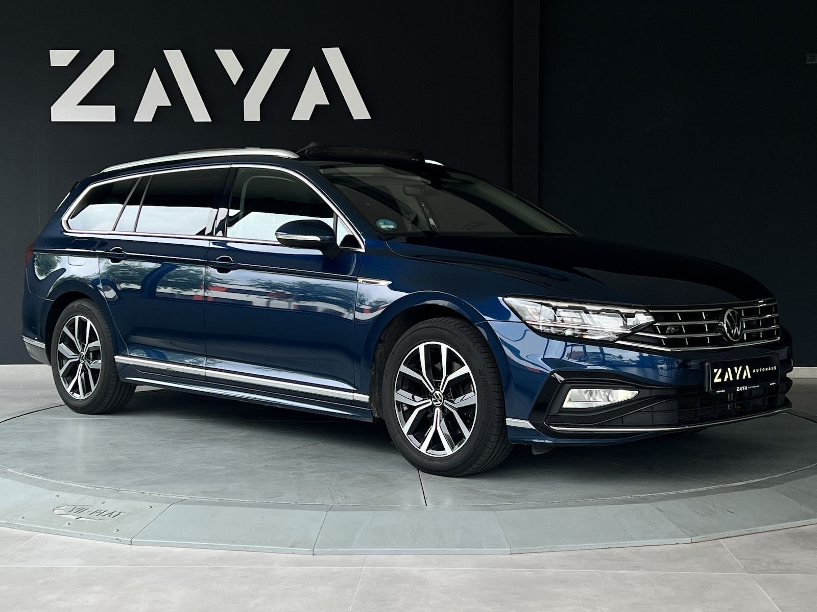 VW Passat 2.0 TDI R-Line*VIRTUAL*PANO*AHK*CAM*