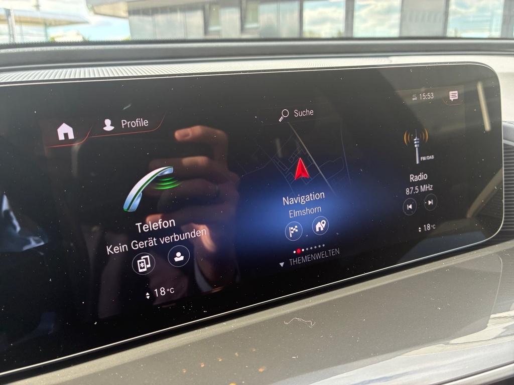 Mercedes-Benz EQC 400 4M AMBIENTE+HEAD-UP+KAMERA+MBEAM+CARPLAY