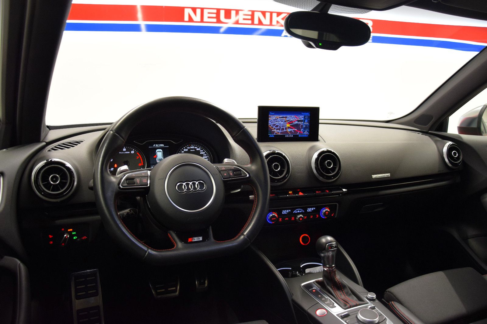 Fahrzeugabbildung Audi S3 Sportback 2.0 TFSI quattro Bi-Xen Navi Kamera