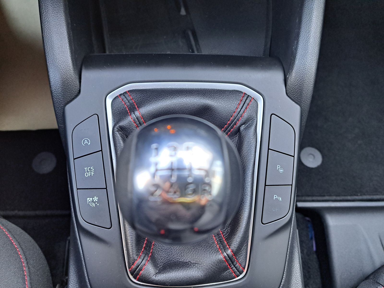 Fahrzeugabbildung Ford Focus ST-Line LED NAVI KAMERA PARK-ASSISTENT