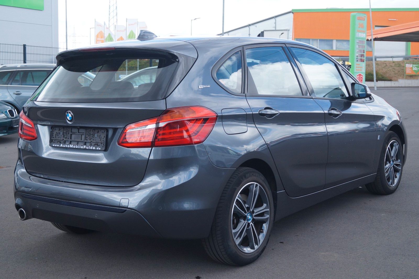 Fahrzeugabbildung BMW 225 xe Sport Line Active Tourer