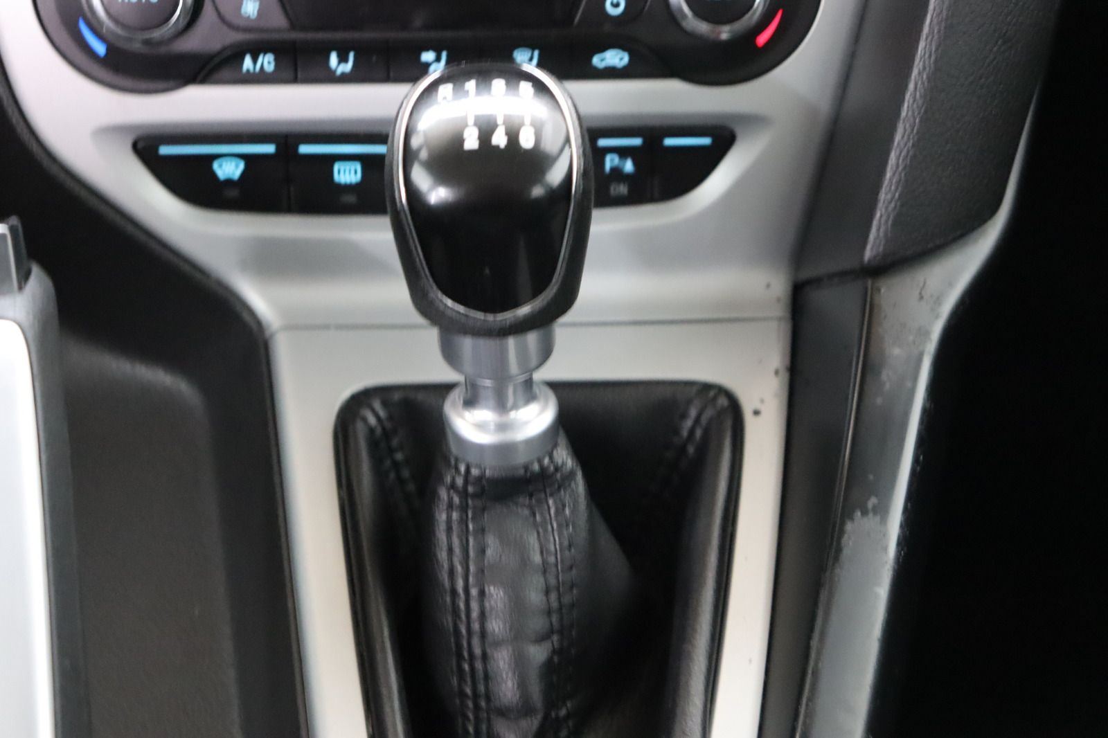 Fahrzeugabbildung Ford Focus 1.0 econetic Turnier Champions League