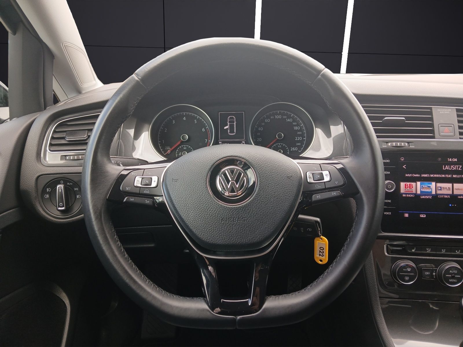 Fahrzeugabbildung Volkswagen Golf VII Variant TSI Comfortline LED Navi GRA PD
