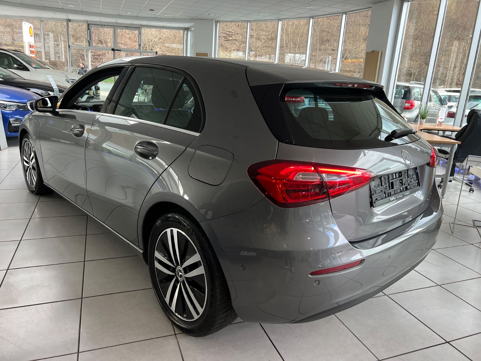 Fahrzeugabbildung Mercedes-Benz A 250 *AMBIENTE-BELEUCHTUNG*MEMORY-SITZE*
