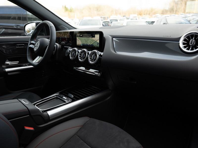 Mercedes-Benz GLA 200 AMG-Sport/MLB/360/Pano/AHK/Night/Distr
