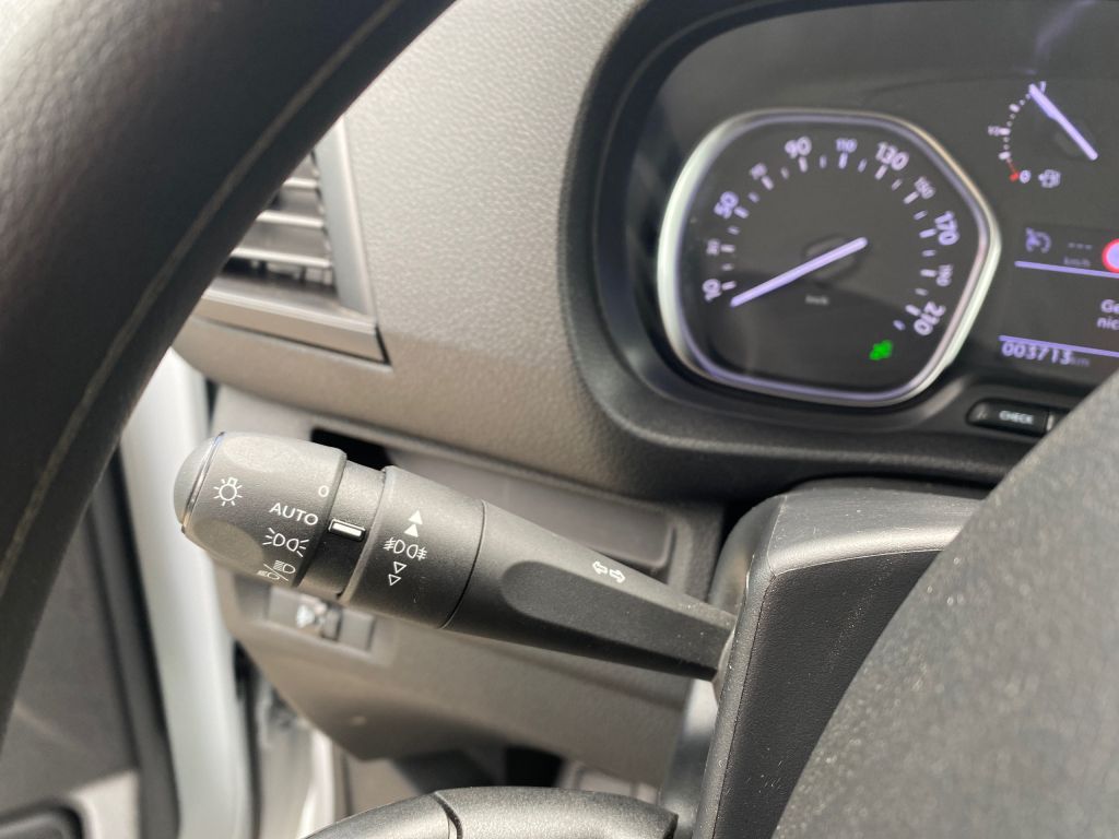 Fahrzeugabbildung Citroën Jumpy 1.5 BlueHDi 120 M *3 Sitze*Navi*Kamera*