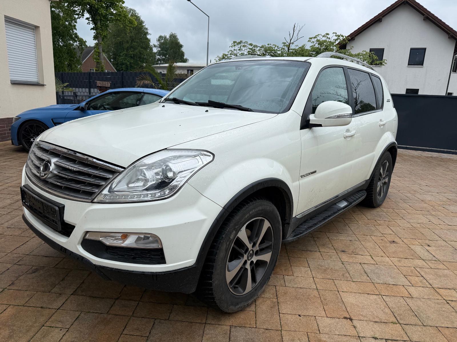 Ssangyong REXTONRexton 2.2 Diesel e-XDi 4WD+Leder+Navi+AHK+7 Sit