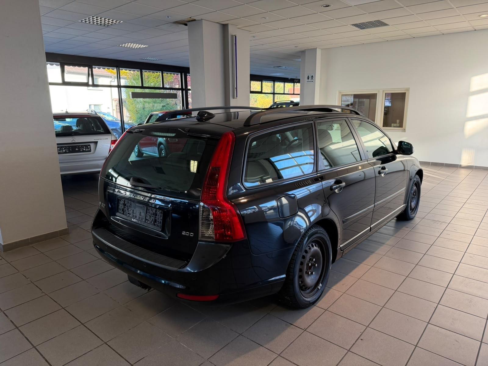 Volvo V50 2009 — photo 13