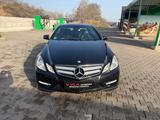Mercedes-Benz E 250 CGI Coupe BlueEfficiency AMG Line - Mercedes-Benz E 250 mit Benzin-Antrieb: Coupe