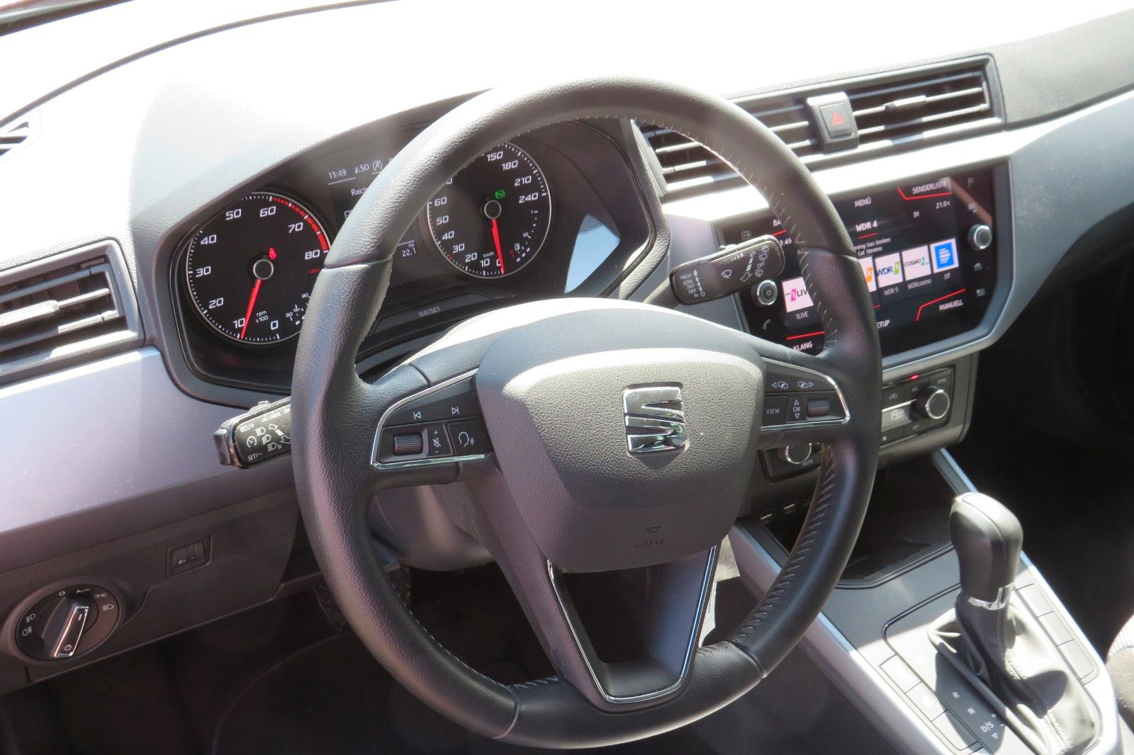 Fahrzeugabbildung SEAT Arona Style DSG PDC APP-CONNECT DAB 1.HAND