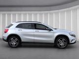 Mercedes-Benz GLA 200 SCORE*DCT AHK Bi-Xen Navi R-Kam Temp 18* - silberne Mercedes-Benz GLA 200