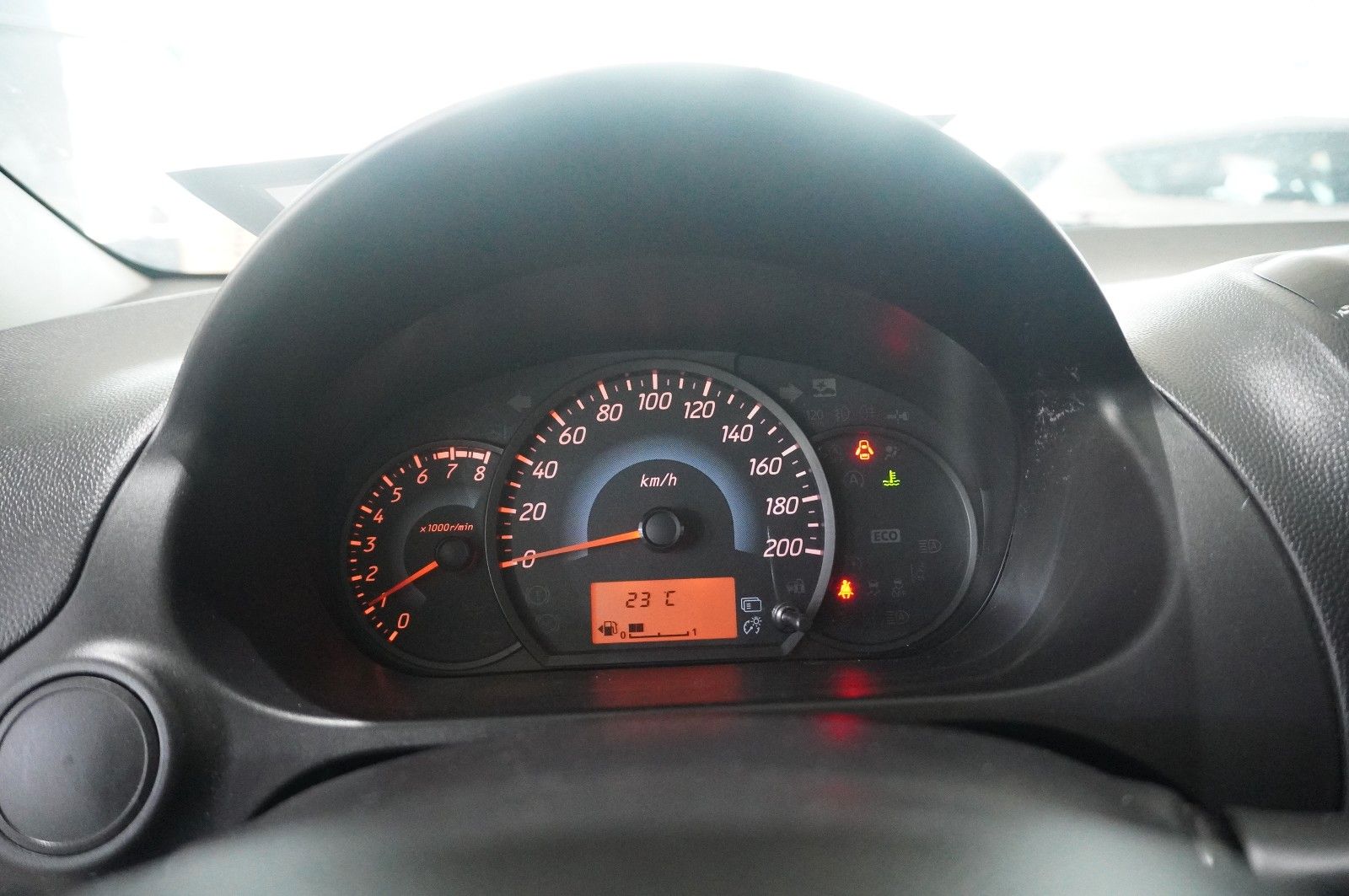 Fahrzeugabbildung Mitsubishi Space Star 1.2 SPIRIT 5-TÜR KLIMA/USB/CD/TÜV-NEU