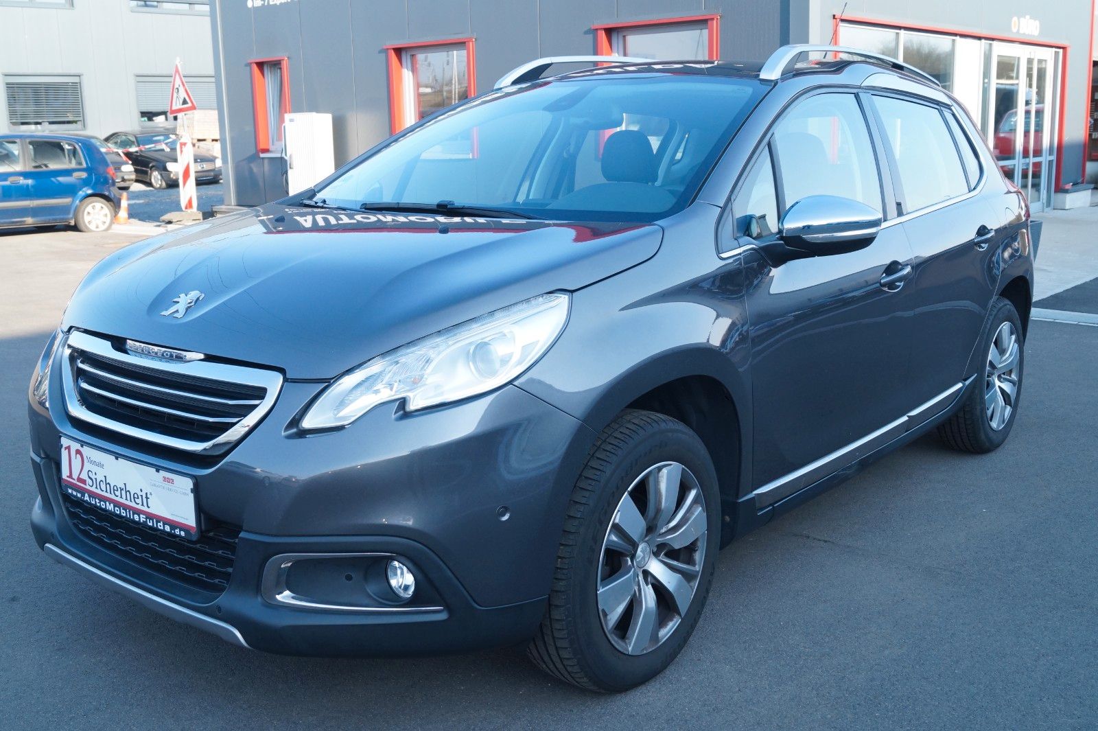 Fahrzeugabbildung Peugeot 2008 Allure *TÜV, Inspektion neu + Garantie