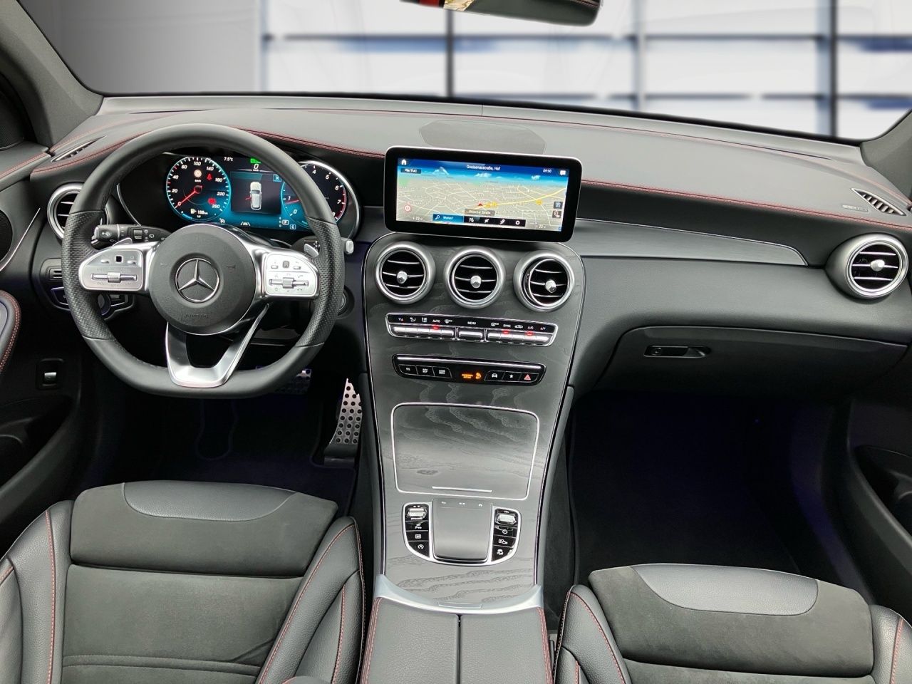 Fahrzeugabbildung Mercedes-Benz GLC 200 4M AMG Plus+Night+360°+Totw+Ambi+LED+20'