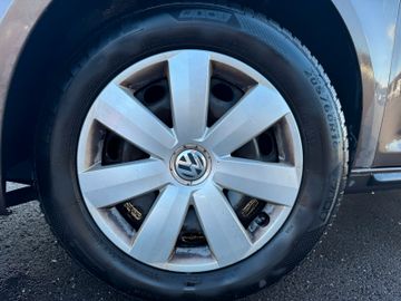 Volkswagen Touran - 11