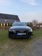 Audi A4 Quattro Avant S line 18 pdc Sitz. AHK