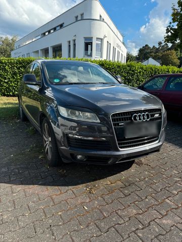 Audi Aufi Q7 4.2 Benzin