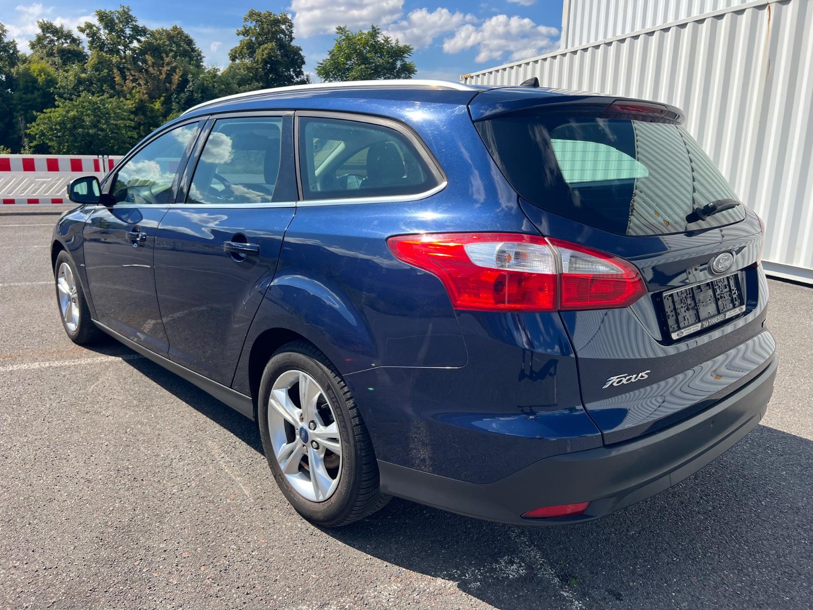Ford Focus 2012 — photo 9