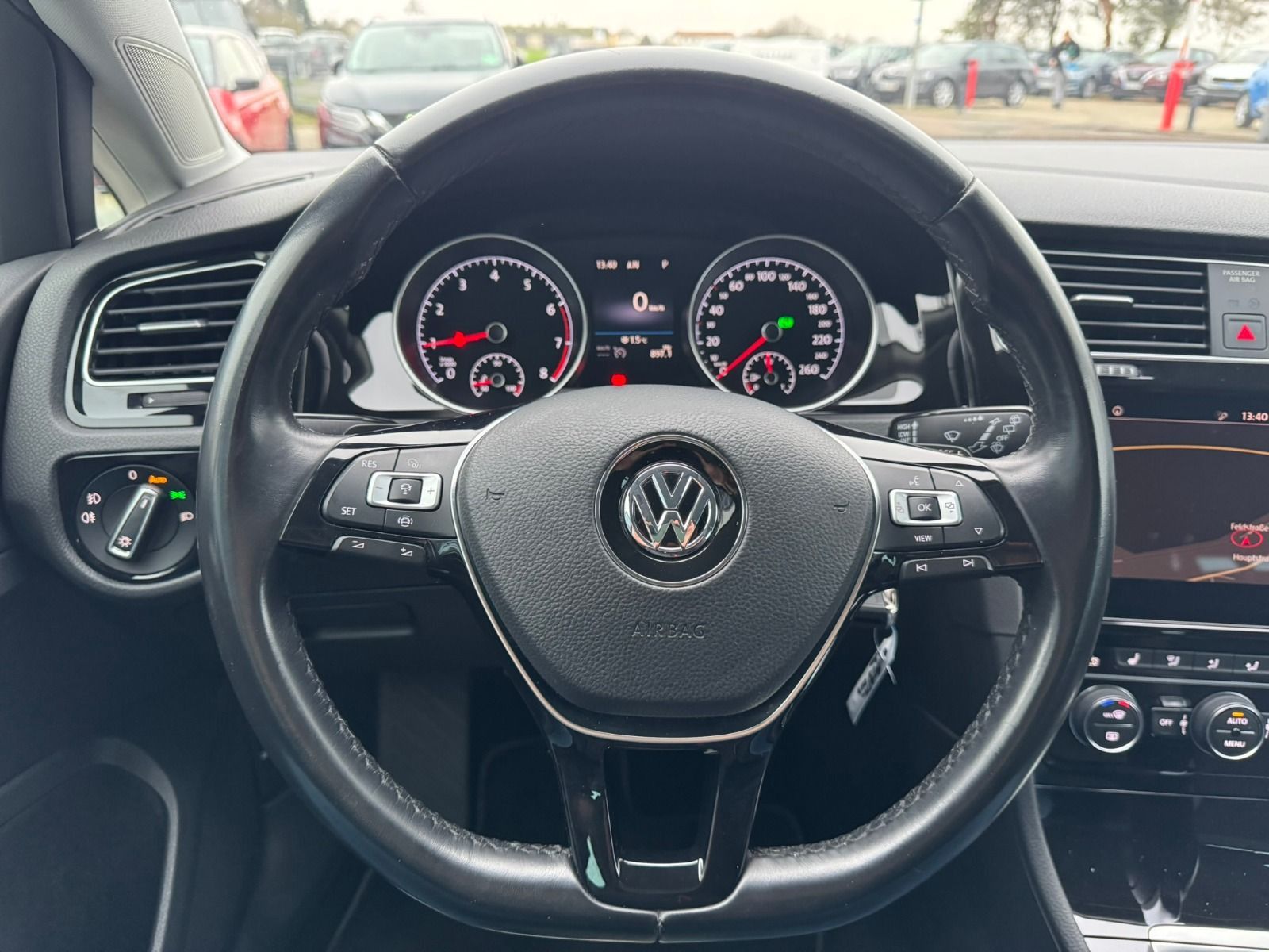 Fahrzeugabbildung Volkswagen Golf Variant 7 1.5 TSI DSG*NAVI*LED*SHZ*PDC