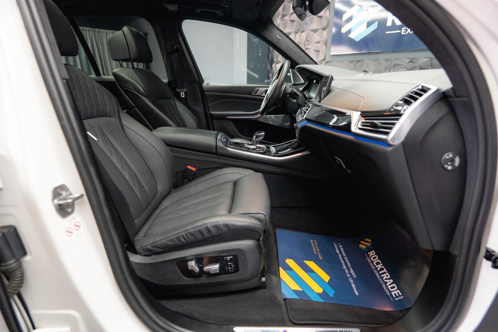 Fahrzeugabbildung BMW X5 M50i Shadow Line | ACC | Pano | Laser | Sky