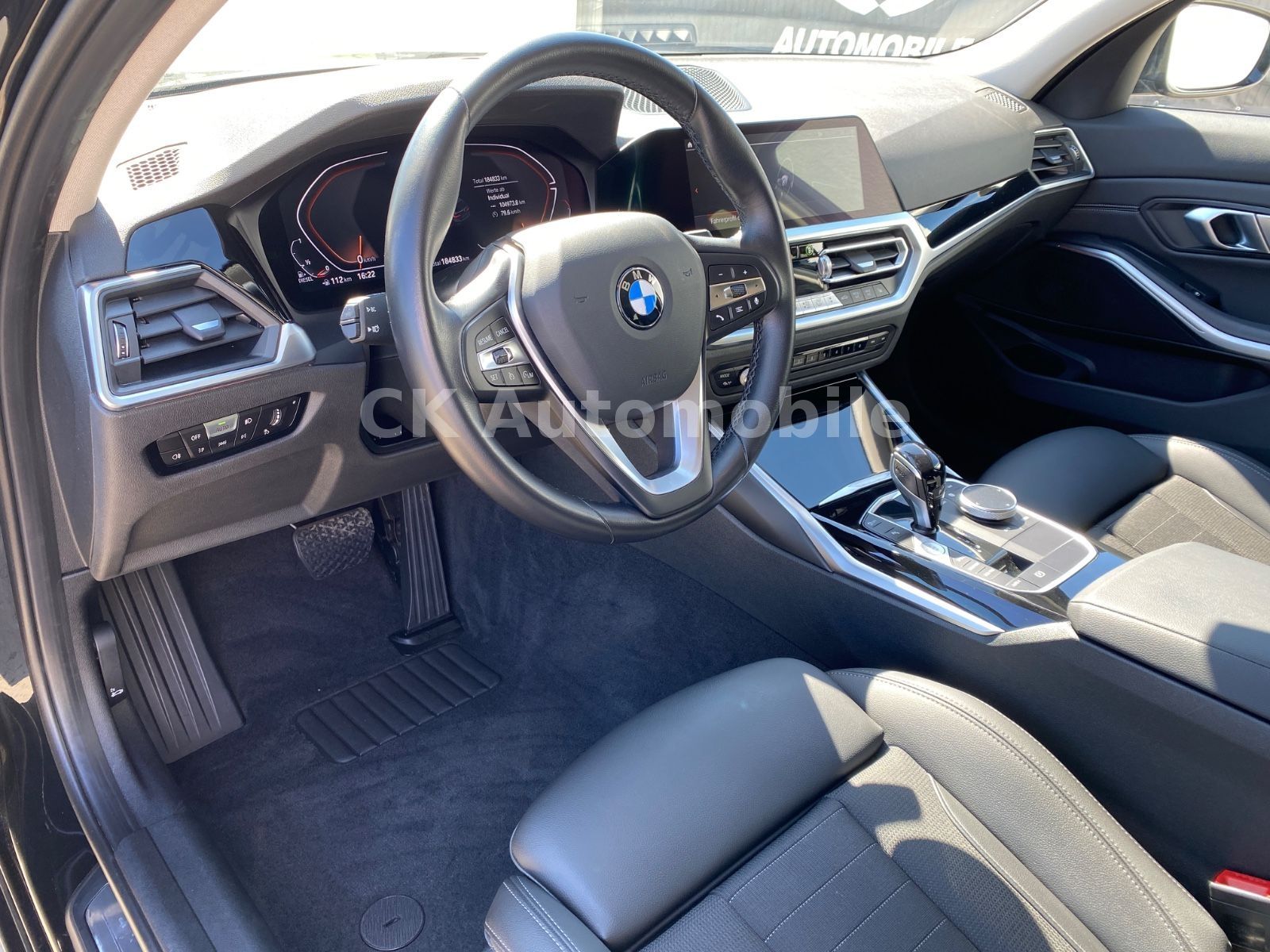 Fahrzeugabbildung BMW 320d xDrive Touring Sport-Line/Laser/Pano/Kamera