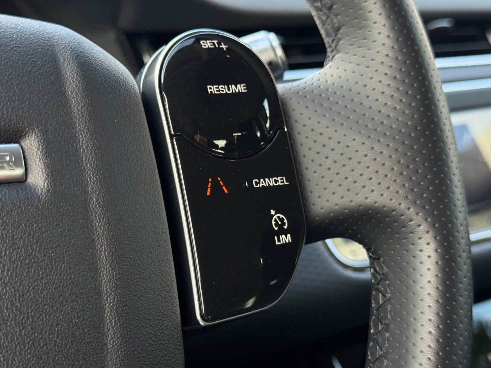 Land Rover Range Rover Evoque R-Dynamic Basis LED KLIMA PDC foto 13