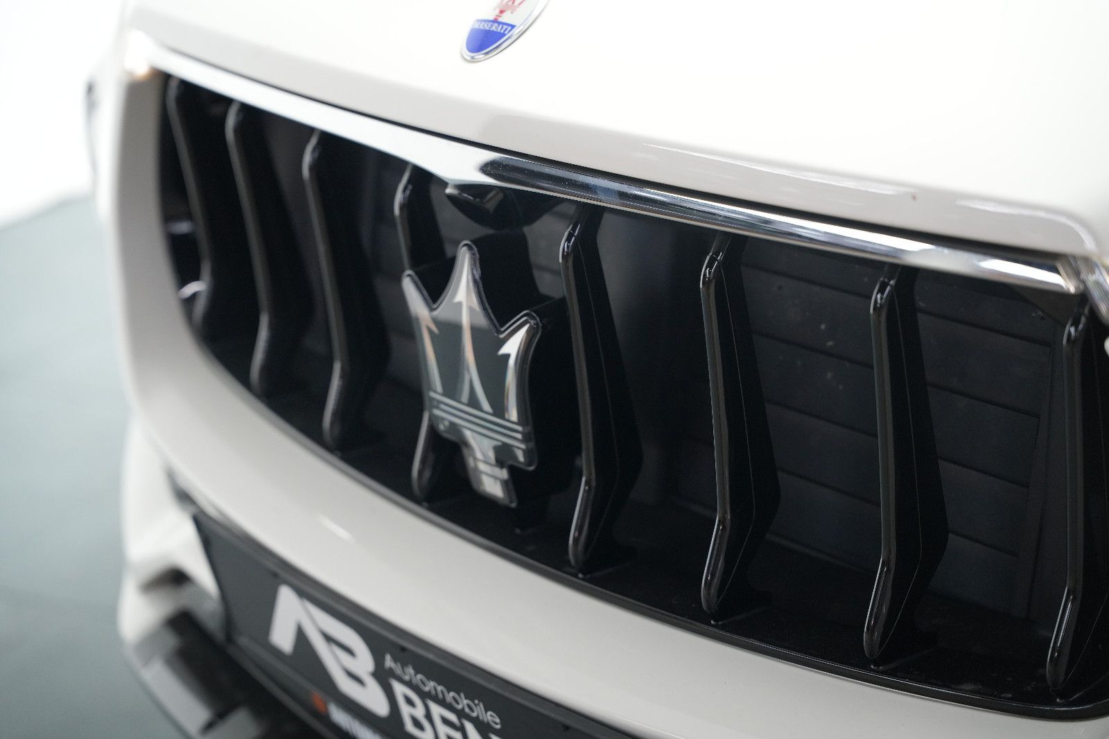 Fahrzeugabbildung Maserati Levante S/CARBON/HARMAN-KARDON/KAMERA/BRD