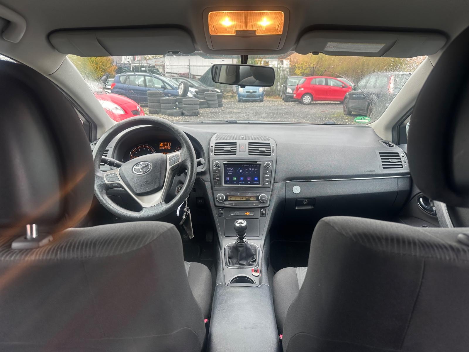 Toyota Avensis 2009 — photo 12