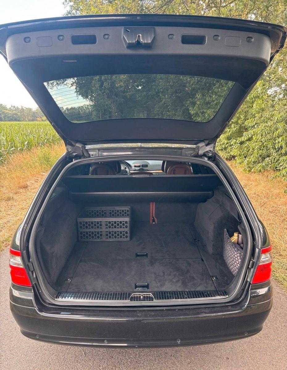 Mercedes-Benz E220 2006 — photo 10