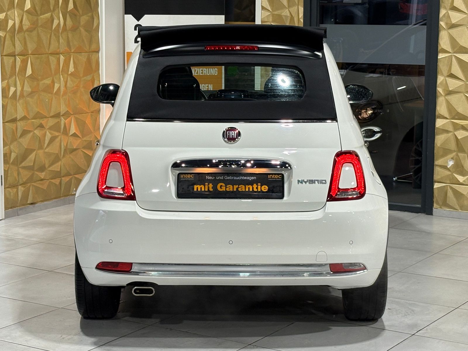 Fahrzeugabbildung Fiat 500 Dolcevita/PANO/PDC/KLIMA/DAB/TEMPOMAT/BLUETO