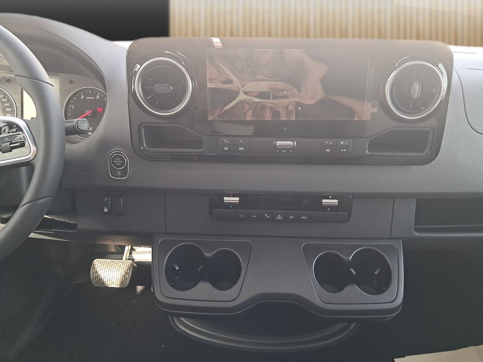 Fahrzeugabbildung Eura Mobil Profila T PT726EF Mondial-Pakete, Zusatzbett