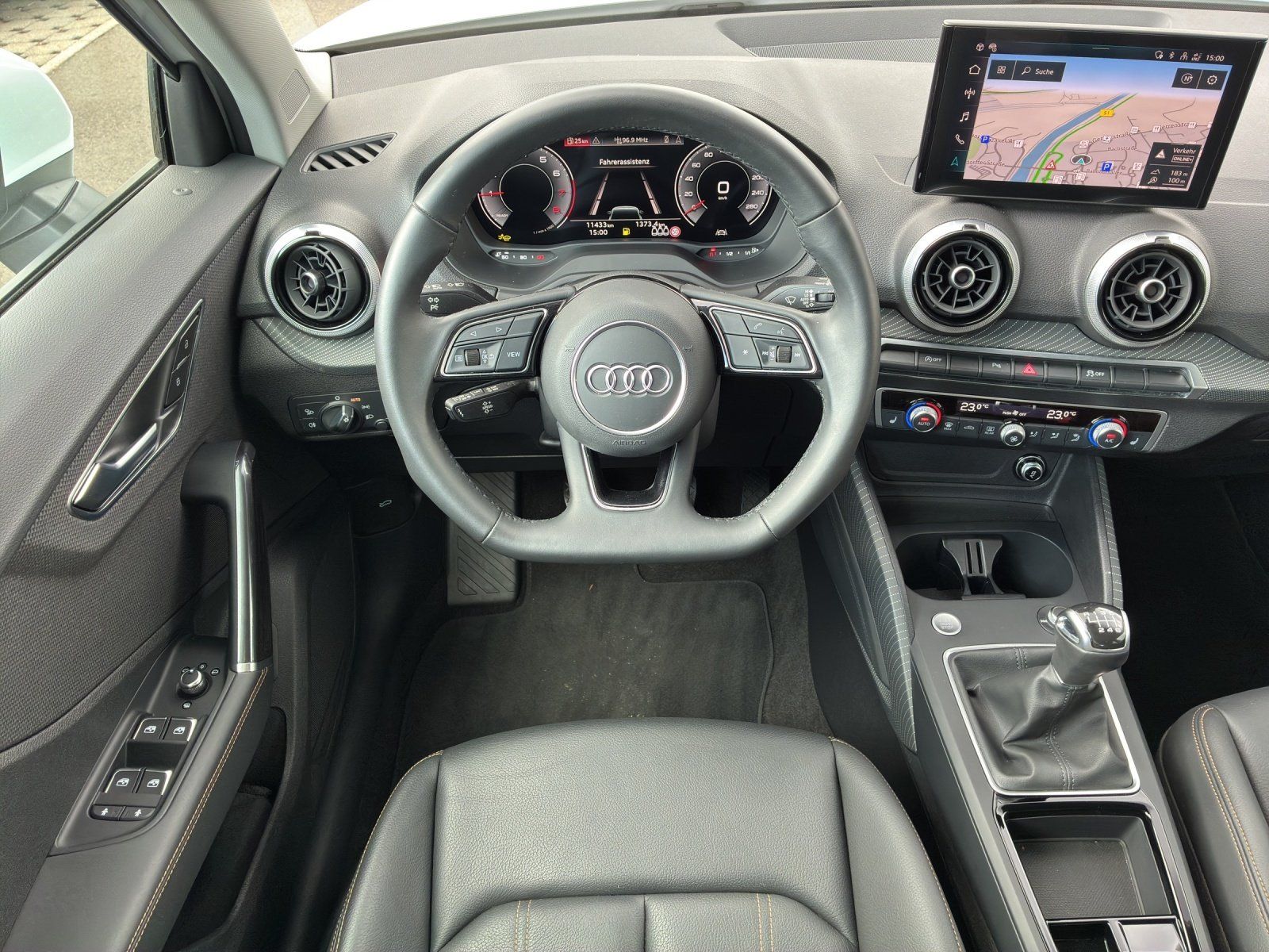 Fahrzeugabbildung Audi Q2 30 TFSI advanced AHK,Kamera,LED,Matrix,Navi