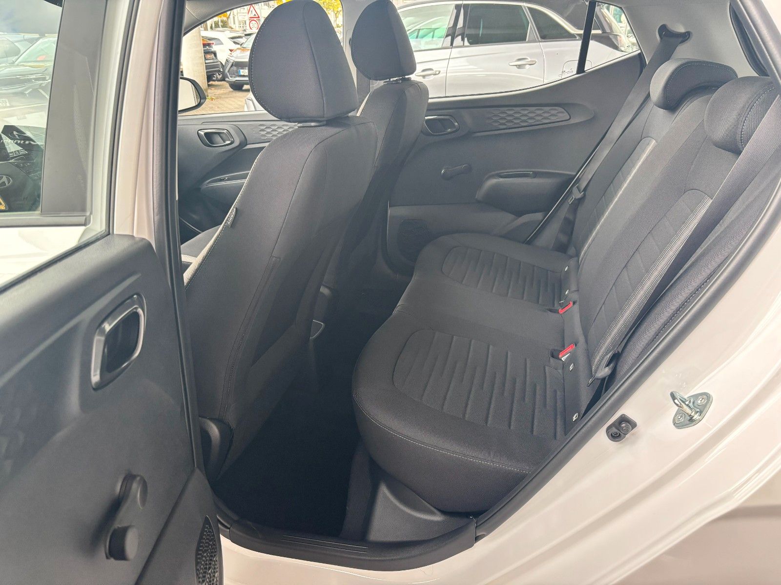 Fahrzeugabbildung Hyundai i10 Select 1.0l Navi/Klima/Kamera!