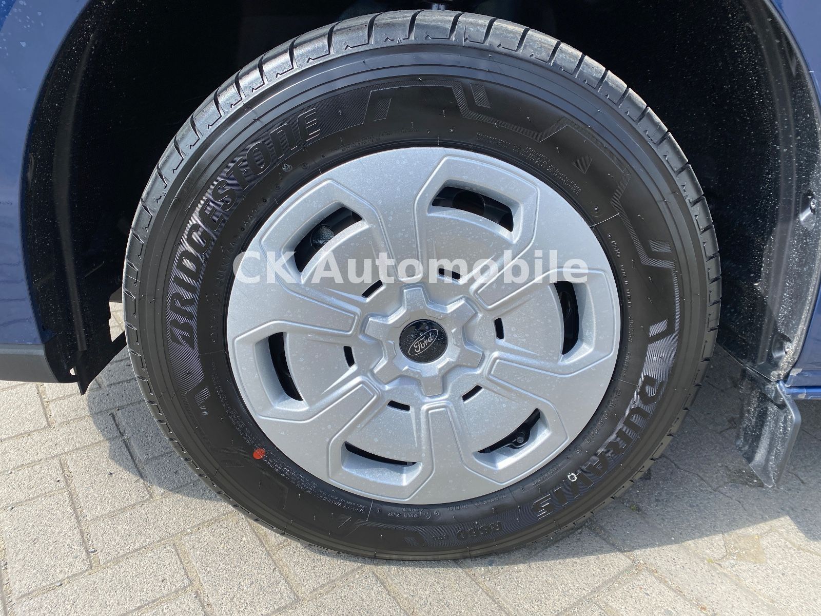 Fahrzeugabbildung Ford Transit Custom Kombi 2.0 Trend/9Sitze/Kamera