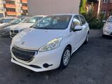 Peugeot 208 Active 1.2 VTI Tüv+Kundendienst neu - weiße Peugeot 208