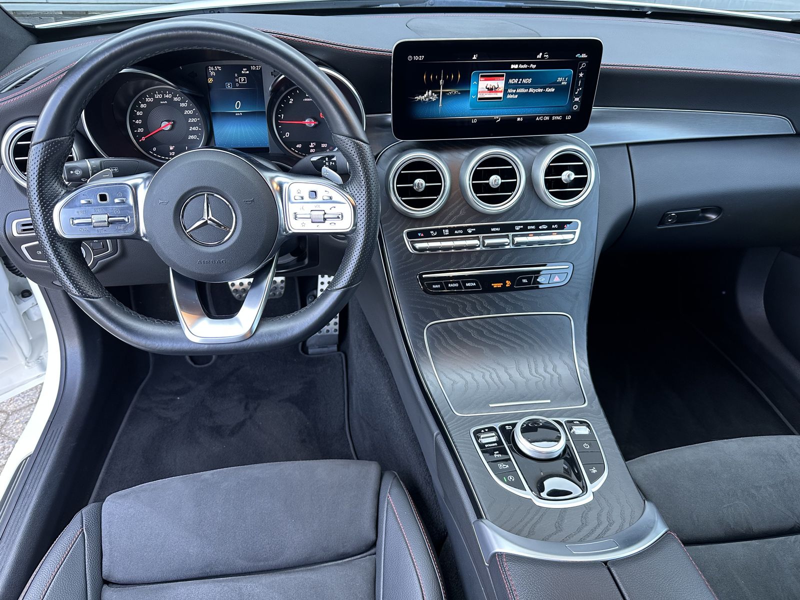 Fahrzeugabbildung Mercedes-Benz C 220d Coupé AMG-Line Plus NAV+LED+KAM+AHK+19ZO