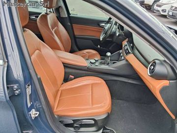 Alfa-Romeo Giulia - 12