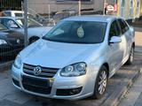 Volkswagen Jetta V Comfortline - Volkswagen Jetta Comfortline mit Benzin-Antrieb