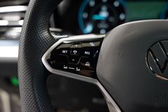 VW Touareg TDI R-Line | Leder | HuD | Luftfederung VW Touareg TDI R-Line | Leder | HuD | Luftfederung