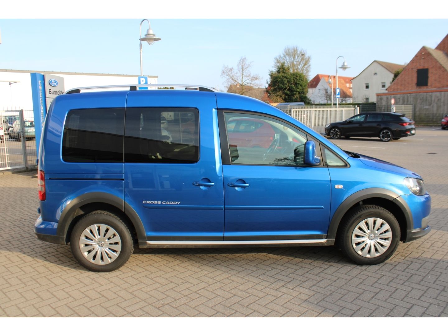 Fahrzeugabbildung Volkswagen Caddy Kombi Cross BMT AHK-abnehmbar Mehrzonenkli