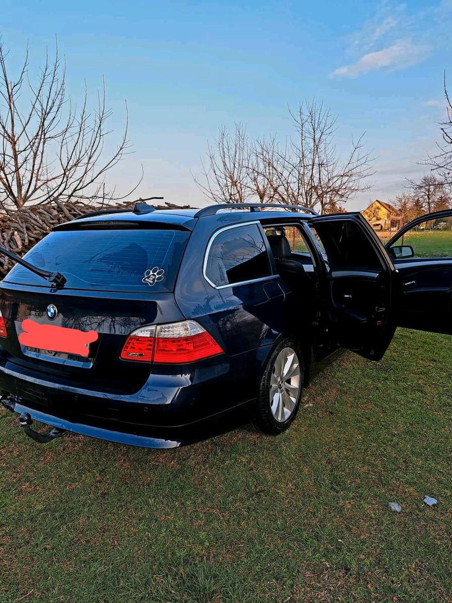 BMW 523 2007 — interior
