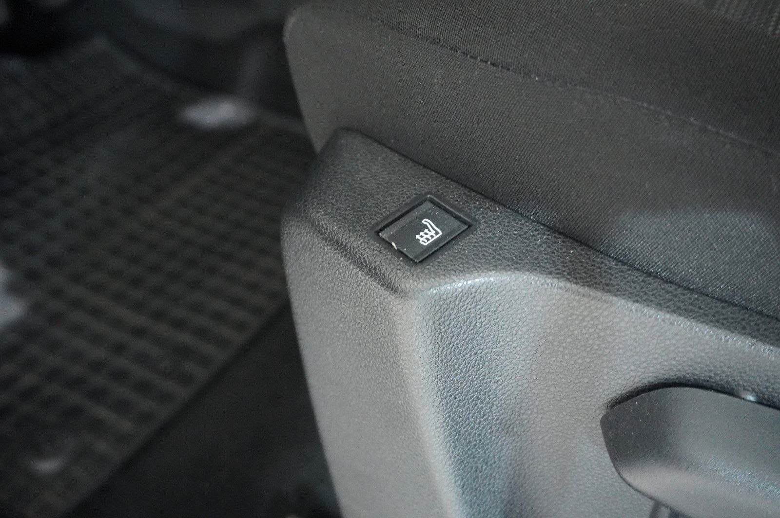 Fahrzeugabbildung Opel Combo-e LIFE ELEGANCE 11KW NAVI/KAMERA/VIRT./DAB